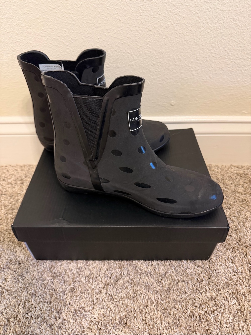 London Fog Black Polka Dot Rain Ankle Boots Women’s size 7M
